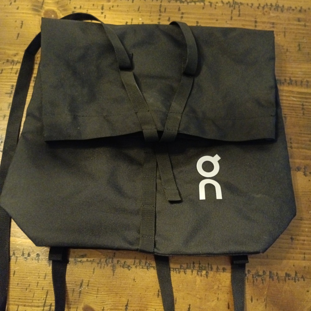 On Running Convertible Tote Backpack Black Fold Over Sport Bag S9